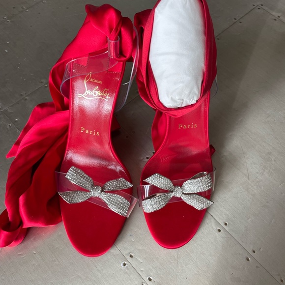 Christian Louboutin Red Heels with Bow and Silver Accents - Picture 4 of 13